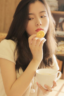 丰胸美女